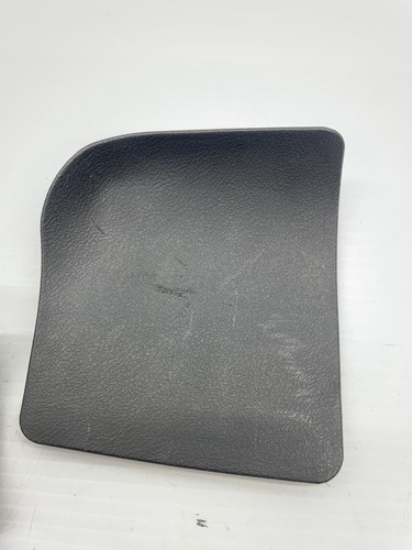 2003-2007 HONDA ACCORD SEDAN REAR LEFT & RIGHT TAIL LIGHT SCREW COVER TRIM OEM - Picture 2 of 5