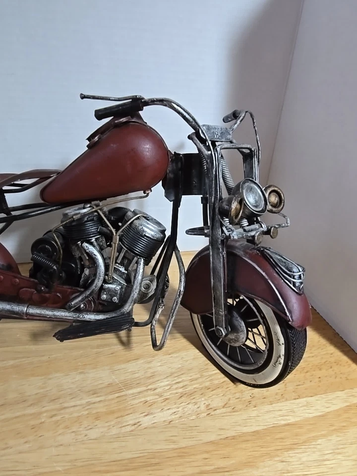 JayLand Vintage Metal Hecho a Mano 1946-1948 Indian Motorcycle Escala ± 1:10 Foto 3 de 4