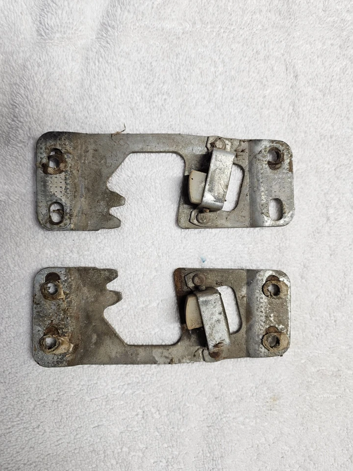Pestillos de puerta Chevy C10 C20 1960-66 - par izquierdo y derecho - GM ORIGINAL - funcionando Foto 3 de 4