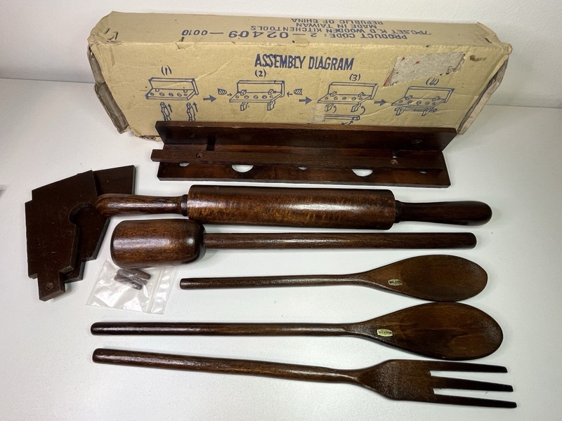 New K. D. Wooden 7 Piece Kitchen Wall Hanging Cooking Utensil Tools OPEN BOX