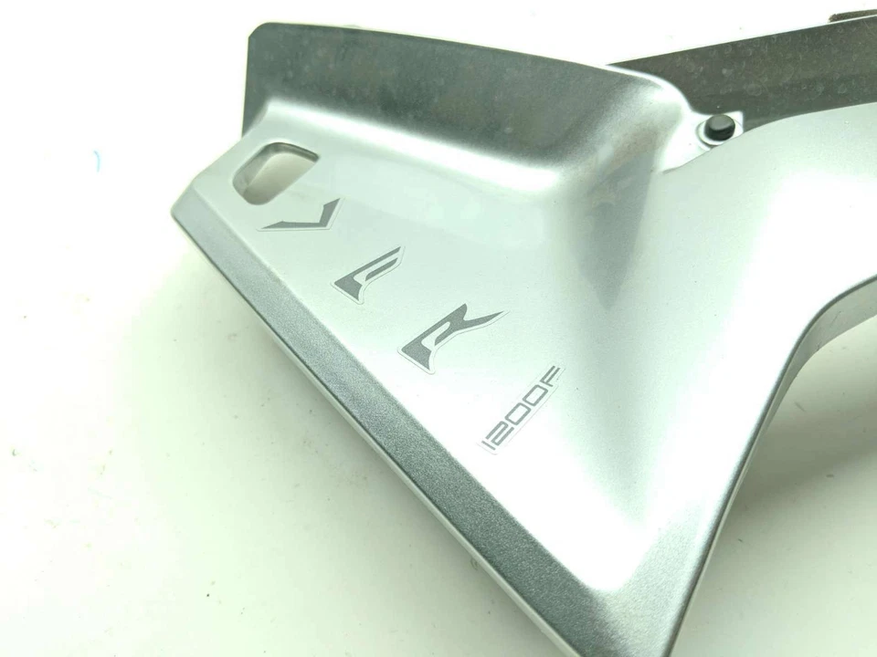 12 13 Panel de cubierta de carenado inferior del vientre Honda VFR1200 DCT 64411-MGE-0000 Foto 3 de 4