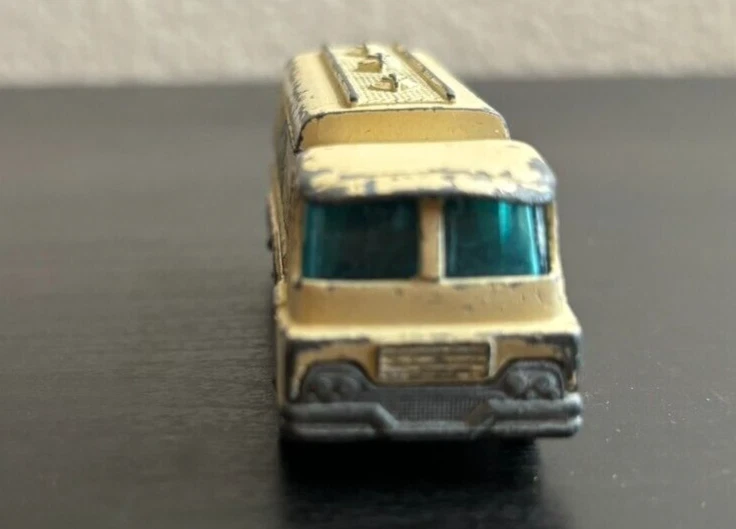 Camión cisterna de leche Husky Models vintage hecho en Gran Bretaña Foto 3 de 4