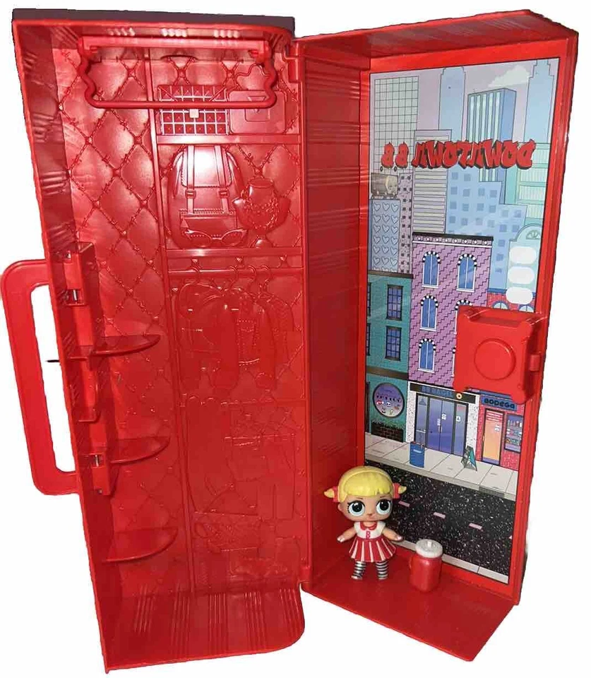 LOL Sorpresa OMG ROJO Muñeca Armario Uptown Downtown y Serie 1 Cheer Captain Foto 3 de 4