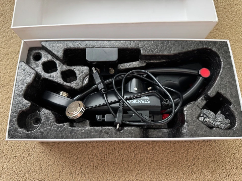 STEADICAM Volt Powered by Yuneec Handheld Gimbal Stabilizer for Phones - Image 2 of 4