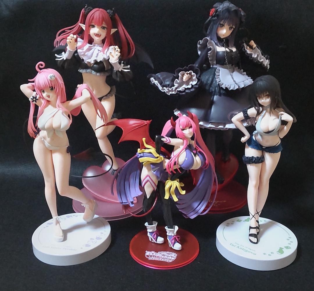 Un montón de figuras de anime Lote de 5 piezas Set Colección de varias series