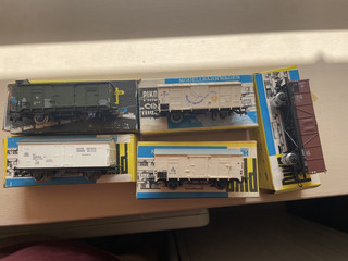 Piko HO. 11 various wagons and coaches