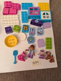 Lego Duplo Doc McStuffins - 10828 Docs Pet Care & 10605 Rosie the Ambulance 100%