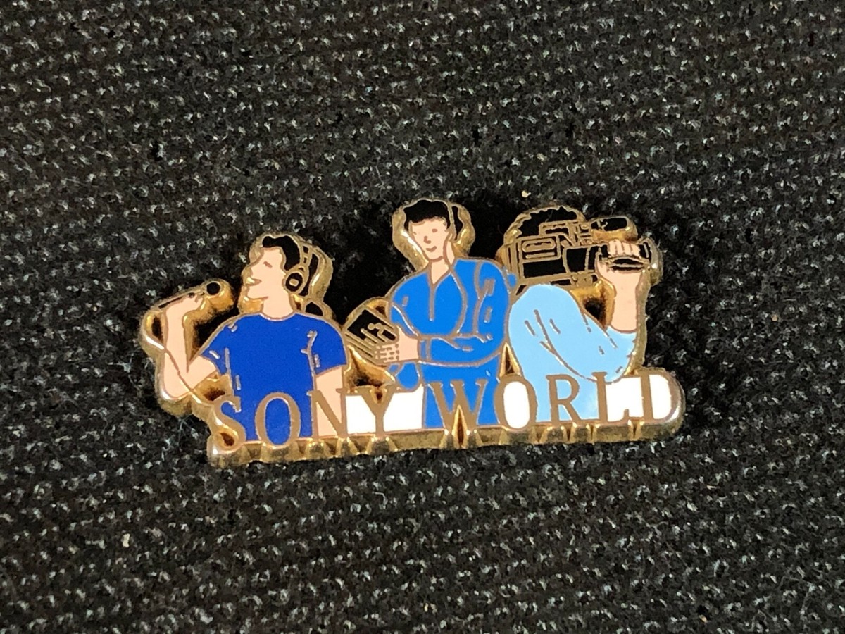 RARE Pin's tennis 5 ème OPEN DE PARIS FFT 1990 signé Arthus Bertrand