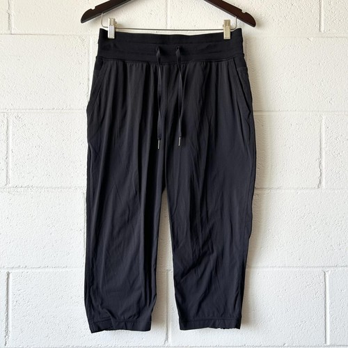 Lululemon Athletica Active Capri Pants Cropped Joggers Sweatpants Women’s Size 6