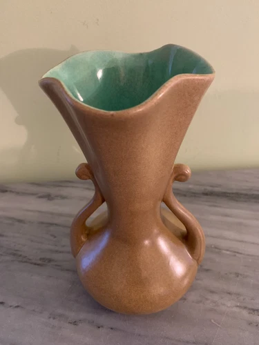 RED WING POTTERY VASE # 505 BEIGE TAN WITH GREEN INTERIOR