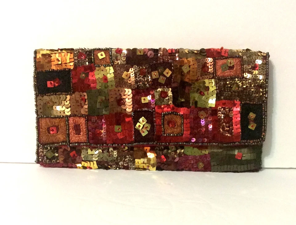 Bolso sin asas/bolso de mano/cartera de lentejuelas rojas Chico's (9-1/4" x 4-3/4") Foto 2 de 4