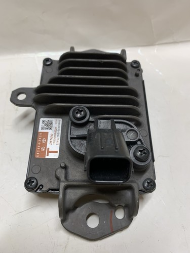 2020-2023 TOYOTA COROLLA OEM CRUIS CONTROL DISTANCE RADAR SENSOR WITH EMBLEM - Picture 6 of 15