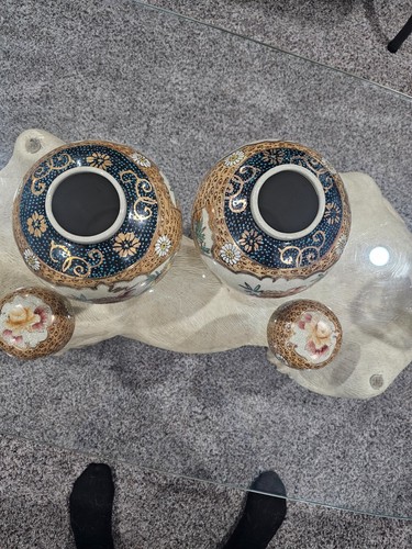 Vintage Antique Lot of 2 Hand Painted Floral Oriental Spice Jars with Lids - Picture 4 of 8