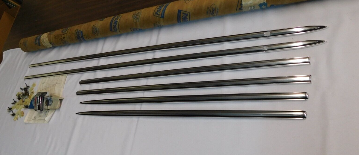 NOS OEM Ford 1966 Galaxie 4 Door Body Side Mouldings Fenders 500