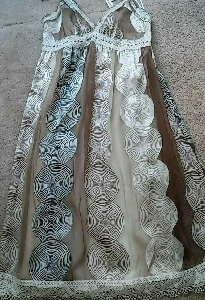 Vestido Poleci Nuevo con Etiquetas Minorista $215.00 Marrón Cintura Imperio Crochet Encaje Forrado Talla 6 Foto 2 de 4