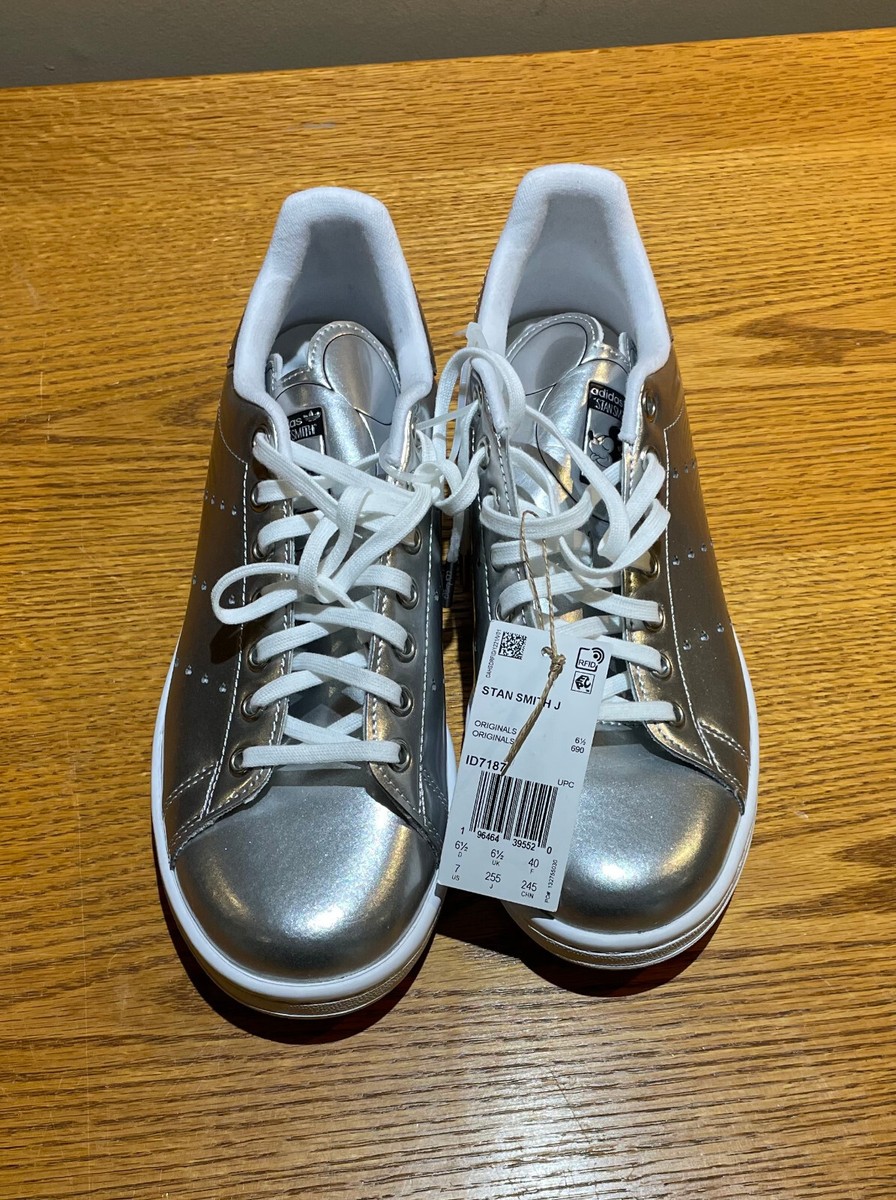 Size 7 - Adidas Originals x Disney Mickey Mouse Stan Smith ID7187