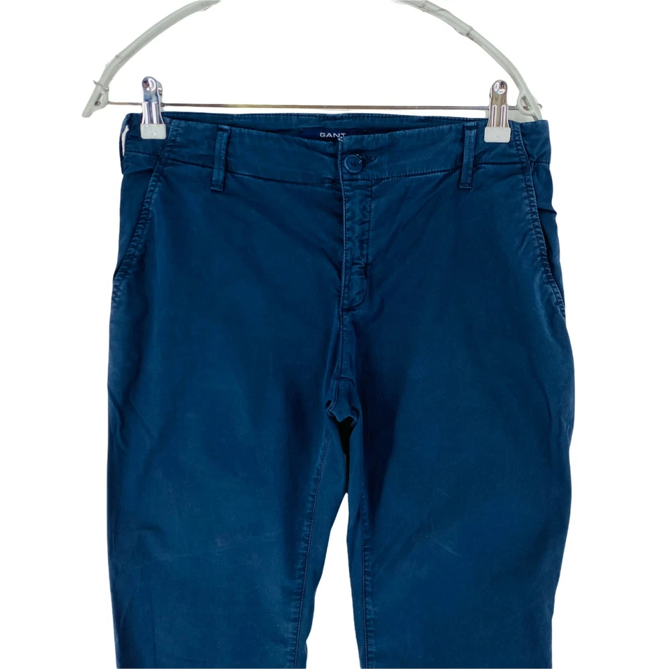 Pantalones chinos ajustados GANT para mujer azul oscuro talla EU 36 UK 10 US 6 W30 Foto 3 de 4