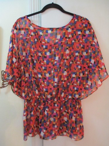 Allen B. - Multi-color Pattern V-neckline Polyester Blouse - Size M - S/Sleeves - Picture 3 of 4