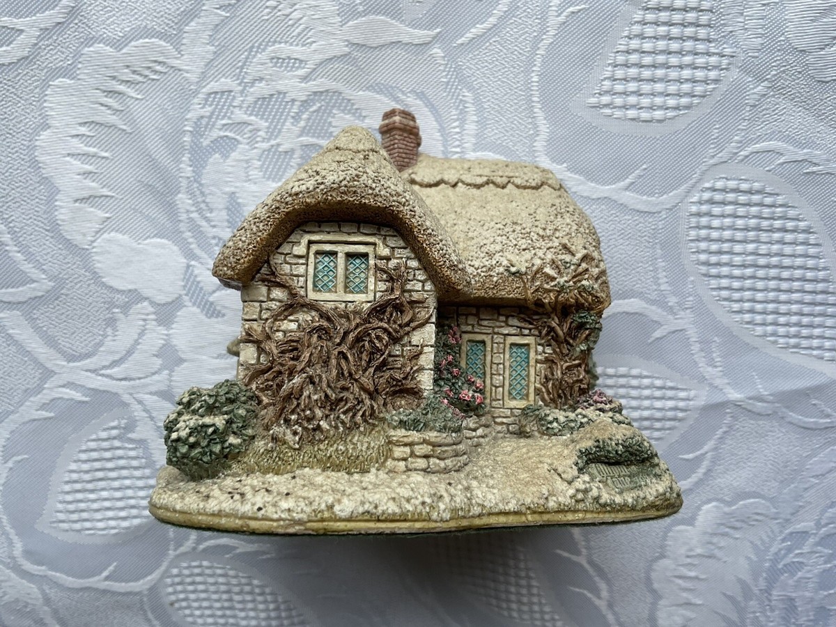 Vintage Lilliput Lane A Year In An English Garden Winters Wonder
