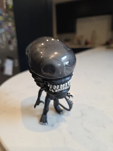 Funko Pop Xenomorph 731 Non- Metallic  Alien Vinyl Figure