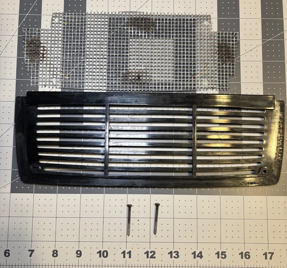 1970 MERCEDES BENZ 280 SE GRADE DE ALTO-FALANTE PAINEL SUPERIOR E MALHA W108, W109 1965-1973 - Imagem 2 de 4