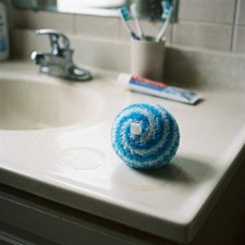 1pc Bathroom Cleaning Brush Hanging Microfiber Sink  Counter Cleaner