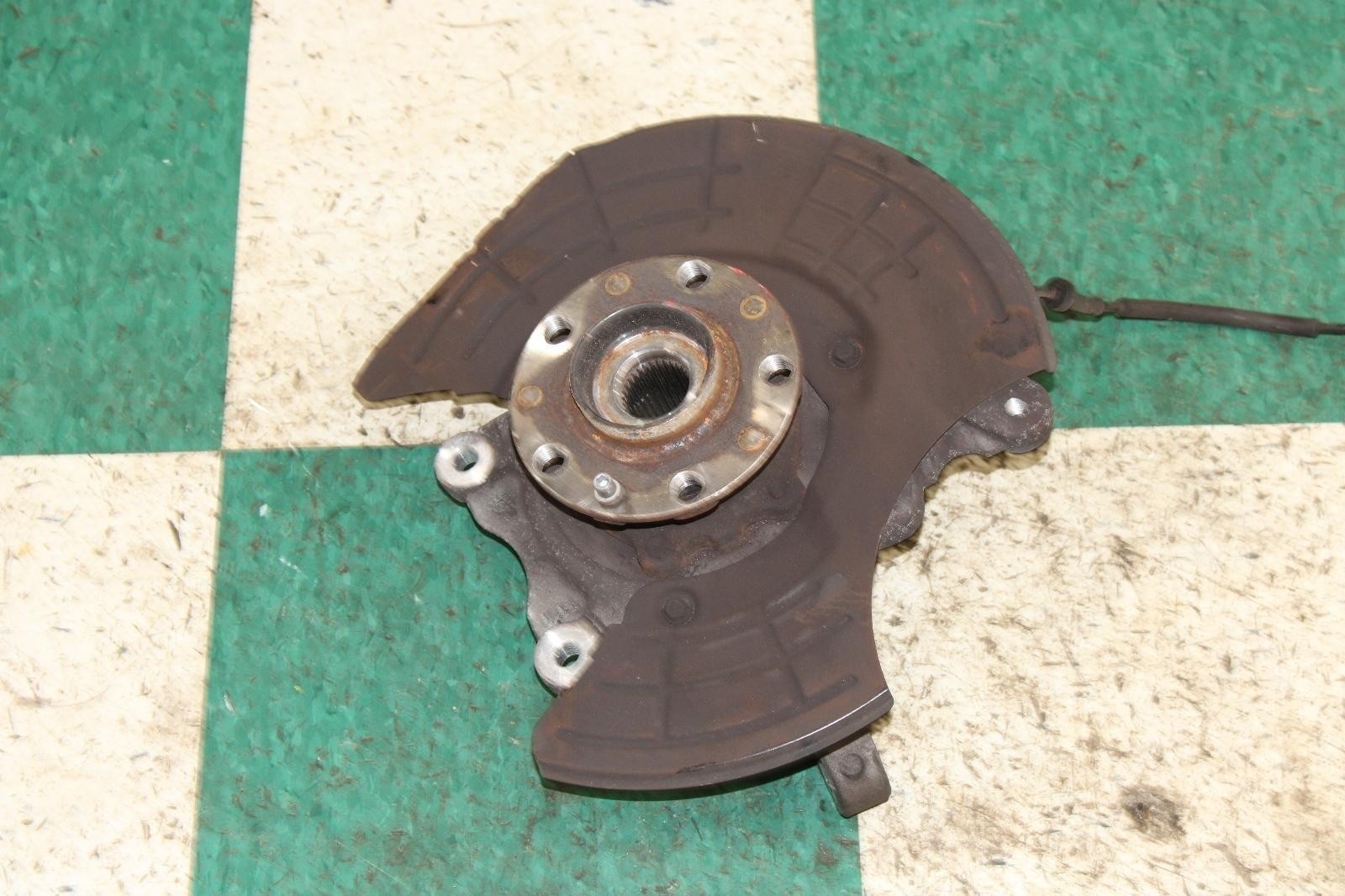 Maserati Quattroporte S Q4 2014-2022 Rear Left Steering wheel hub