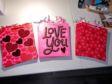 MOTHER  S DAY GIFT BAGS SPECIAL OCCASIONS HEART FELT LOVE YOU GLITTERY SET OF 3