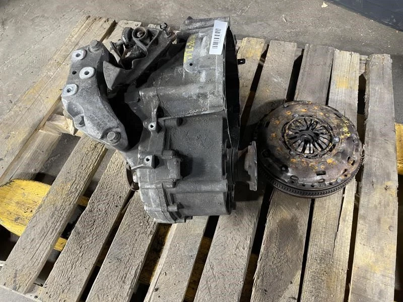 Volkswagen Golf GTI 2007 2,0 T 2 puertas 6 velocidades transmisión manual M/T 170 k millas  Foto 3 de 4