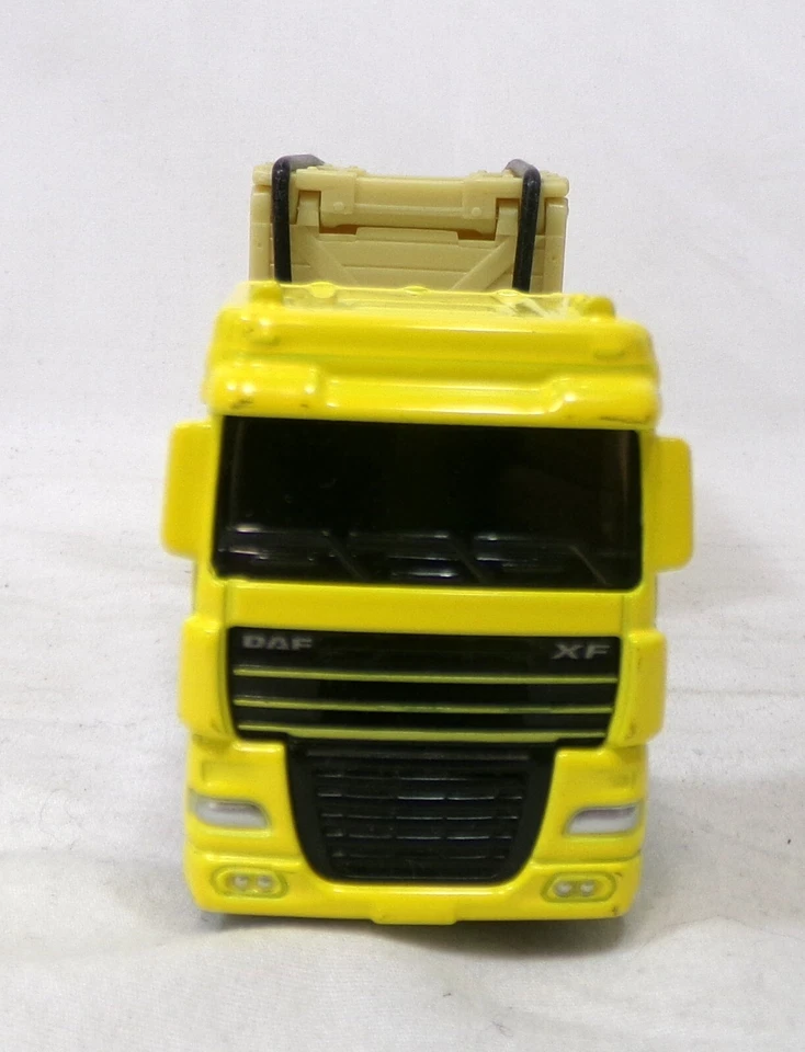 Matchbox DAF XF105 & Lowboy Trailer 1/64 Scale Diecast Tractor Trailer - Image 2 of 4