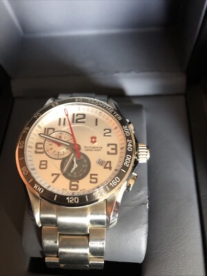 あと Victorinox Swiss Army Classic Chrono 241282 (Rare)