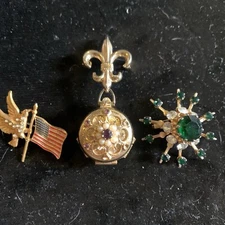 Vintage Cora Brooch/Pin Gold Tone Locket & Eagle Pin