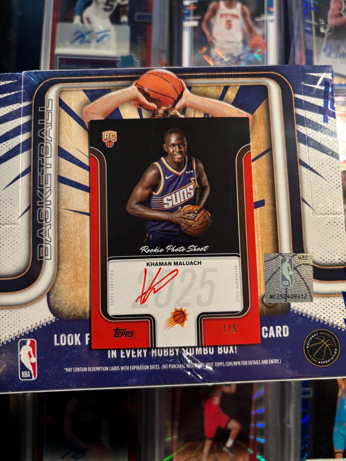 2025-26 Topps Rookie Khaman Maluach Rookie Photoshoot On Card Auto /5 1st Print