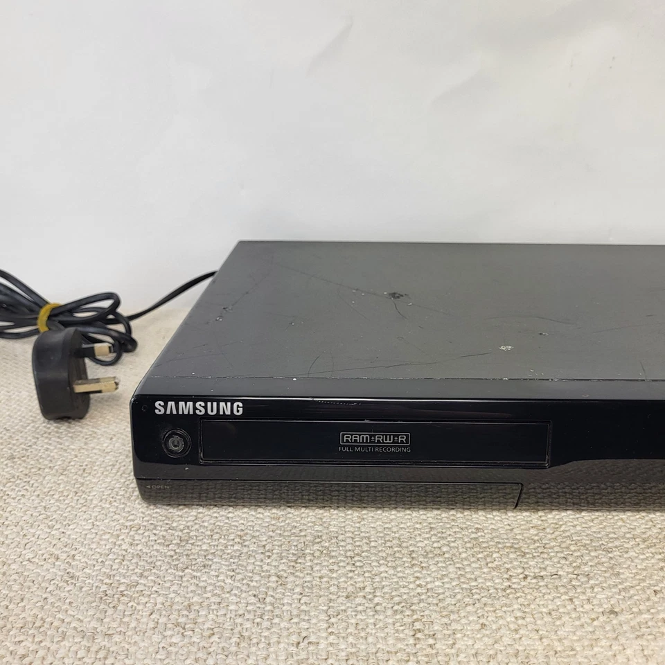 Samsung DVD-SH893M 160GB HDD & DVD Recorder, Freeview, HDMI, USB NO REMOTE UK - Image 2 of 4