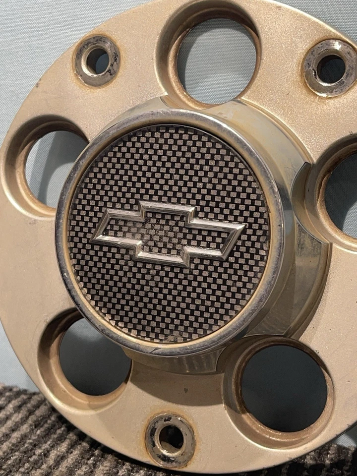 Tapacubos central de rueda de acero Chevrolet Impala Police 2000-2011 09593297 OEM Foto 3 de 4