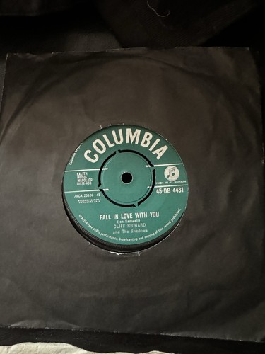 Cliff Richard & The Shadows Vintage LPs 1960s - Picture 5 of 9