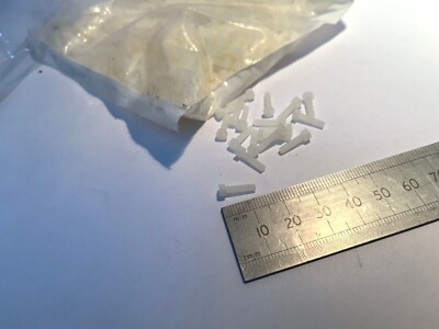M2,5 x 0,45T x12mm Essentra Components 50M025045J010 Sechskantkopf ungeschlitzte Schraube