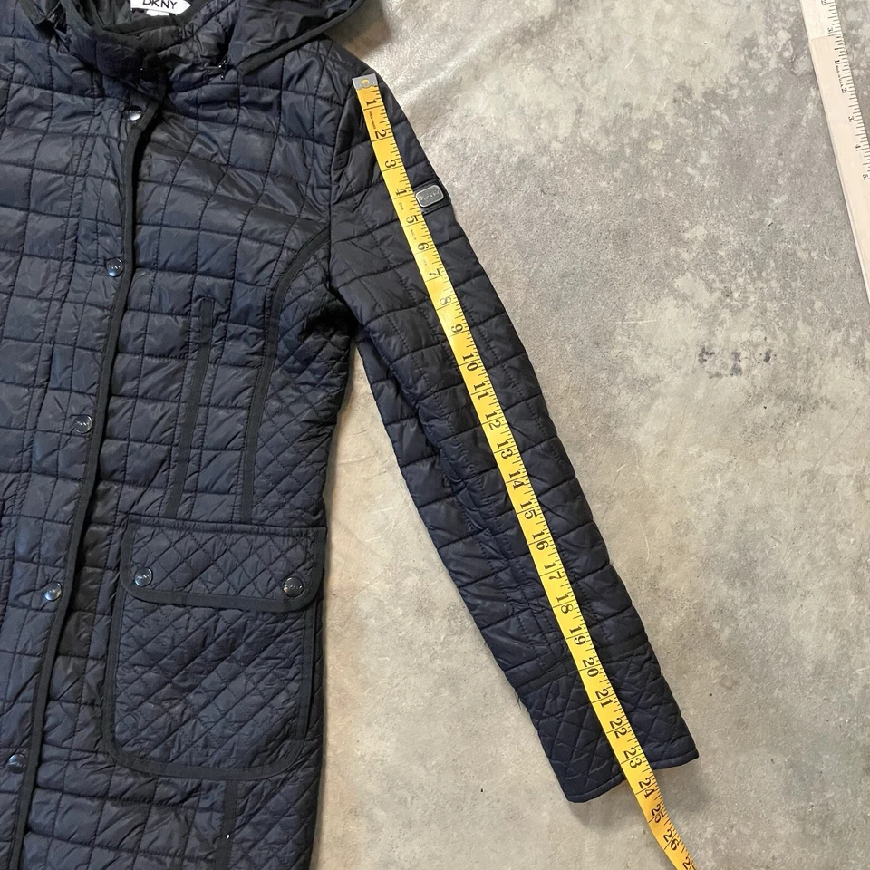 Chaqueta DKNY Mujer Talla Pequeña Negra Acolchada Abrigo con Capucha Largo Medio Ligero Foto 3 de 4