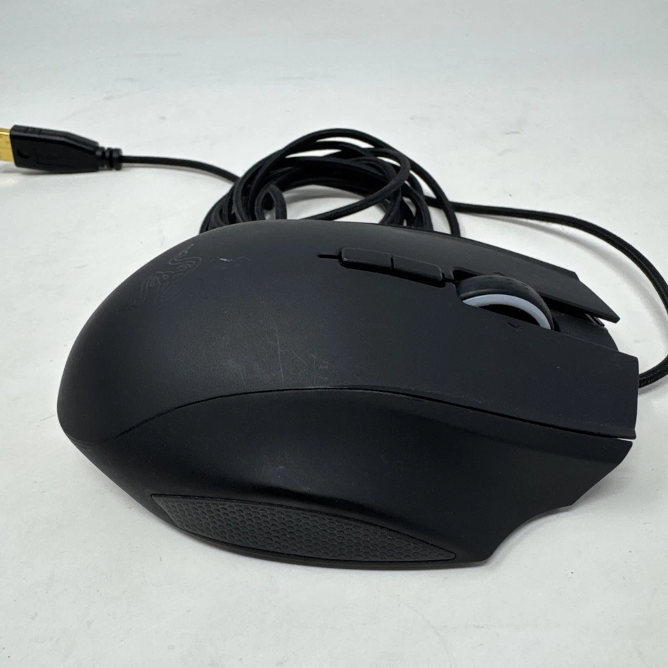 Razer Naga 2014 RZ01-0104 Gaming Mouse Multiple Buttons Lights Up  Green Logo - Image 4 of 4