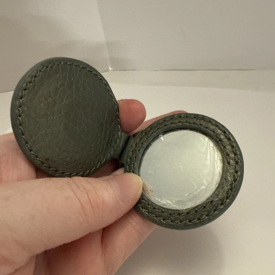 Cole Haan Cuero Verde Compacto Con Espejo Nuevo Con Etiquetas Llavero Llavero Vintage Llavero Llavero Foto 3 de 4