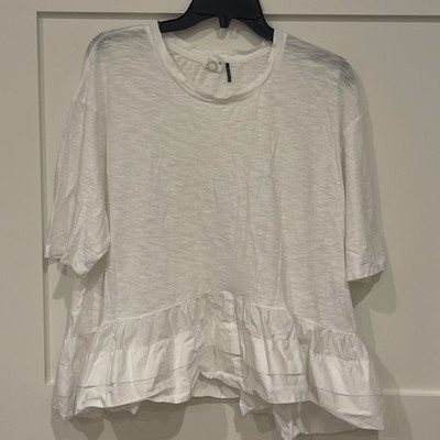 Akemi + Kin Shirt Womens Sz Medium White Cotton Knit Half Sleeve Peplum Top