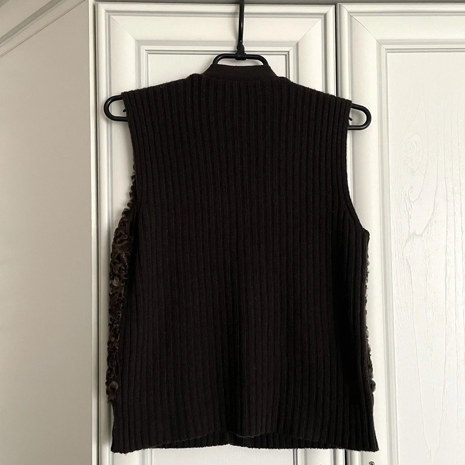 Chaleco chaleco de piel de Astracán Prada otoño 2000 IT 44 Foto 2 de 4