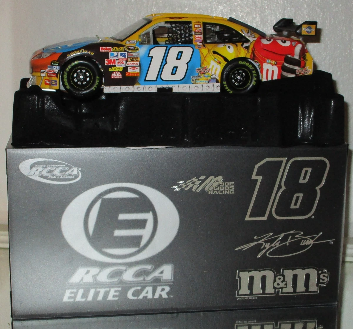Preços baixos em Kyle Busch NASCAR Diecast Carros de Corrida 2009