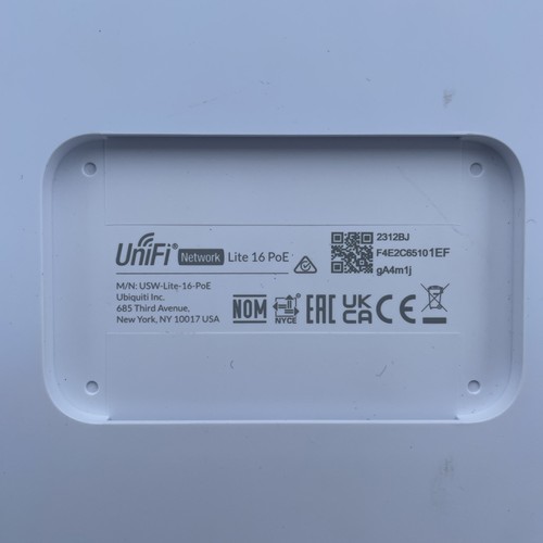Ubiquiti UniFi Switch Lite 16 PoE Switch (USW-Lite-16-POE) White - Picture 4 of 5