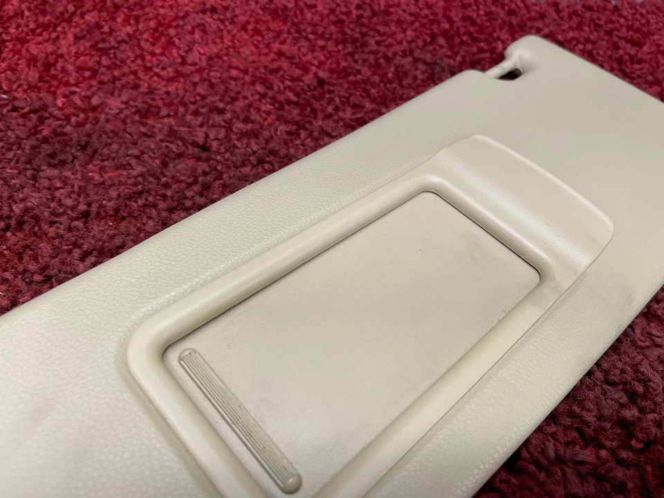 Parasol delantero izquierdo lado del conductor beige OEM 119 K BMW 2006-2015 E90 E91 E84 Foto 3 de 4