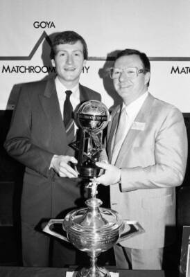 Snooker players Steve Davis Dennis Taylor who recently contes- 1985 Old Photo 1