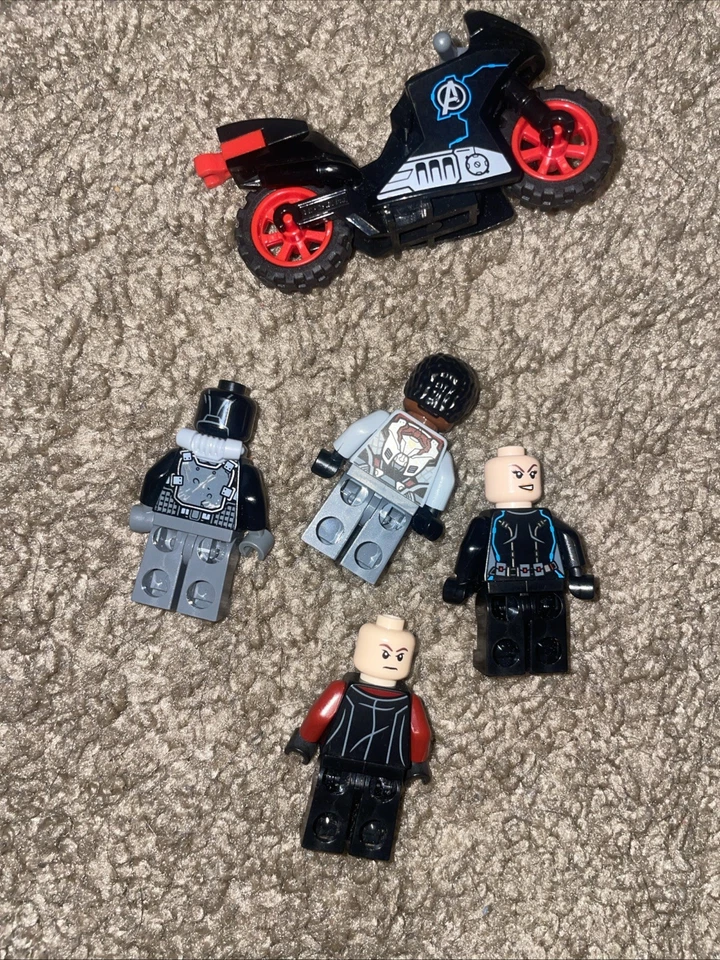 Lote de minifiguras Lego Marvel Super Heroes - Halcón, Viuda Negra y Huesos Cruzados 76050 Foto 3 de 3