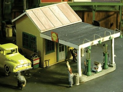 Scale Structures 1101 HO 1929 Gas Station W/Exterior Details Super Kit
