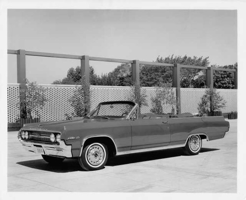 1964 Oldsmobile Jetstar 88 Convertible Press Photo and Release 0082 - Picture 1 of 2