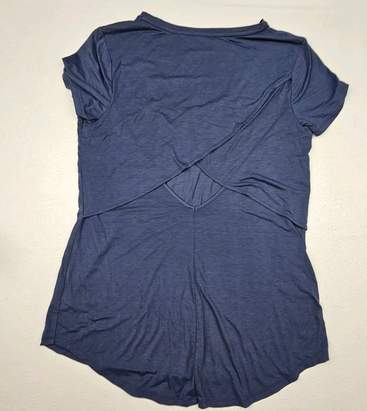 athleta pullover criss-cross back scoop neck shirt